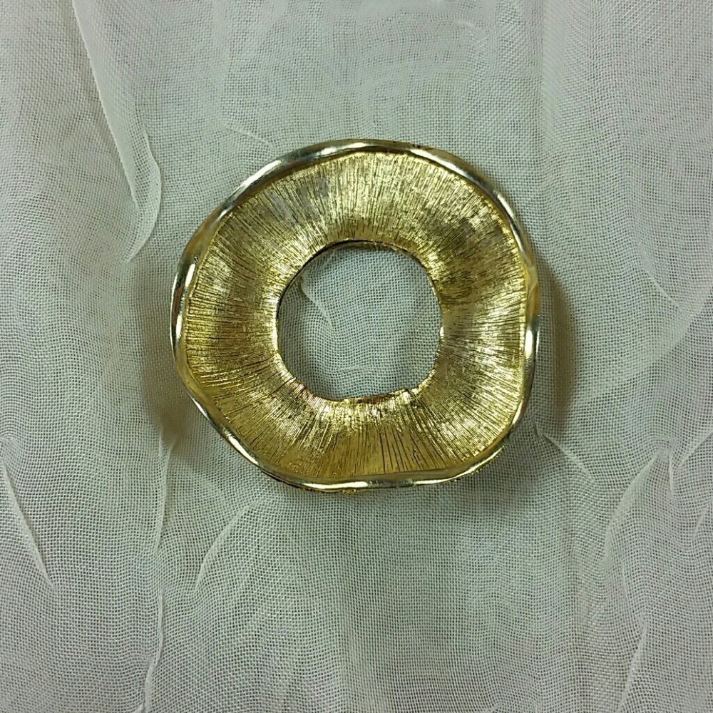 Brooch Scarf Pin Gold Tone Abstract Circle